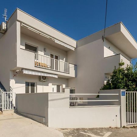 Апартаменты House With Private Pool Magdalena Подстрана Экстерьер фото