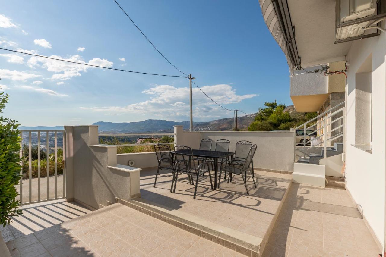 Апартаменты House With Private Pool Magdalena Подстрана Экстерьер фото